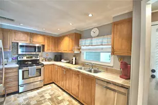 4901 Colonnades Cir E, Lakeland, FL 33811 - Photo 22