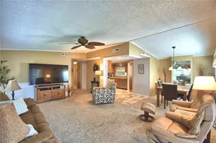 4901 Colonnades Cir E, Lakeland, FL 33811 - Photo 14