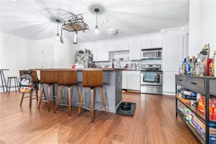 37237 Nicole Ave, Zephyrhills, FL 33541 - Photo 4