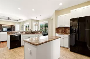 3196 Hawks Ridge Dr, Lakeland, FL 33810 - Photo 10