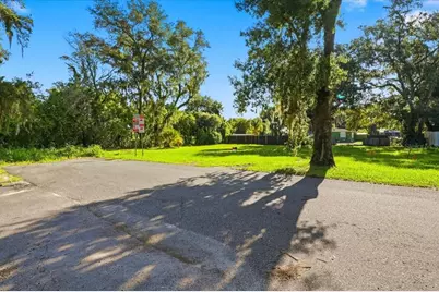 10 S Forest Street, Plant City, FL 33563 - Photo 8