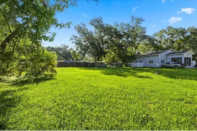 10 S Forest Street, Plant City, FL 33563 - Photo 6
