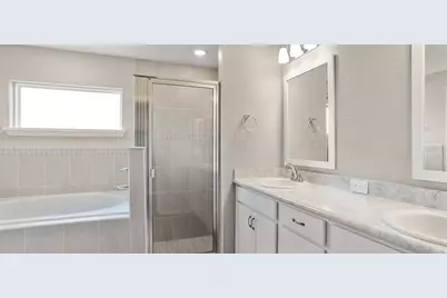 35458 Coventry Fields Loop, Zephyrhills, FL 33541 - Photo 10