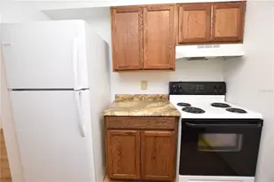613 Robin Rd, Lakeland, FL 33803 - Photo 10