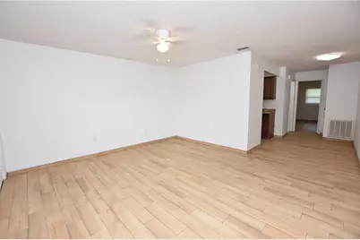 613 Robin Road #5, Lakeland, FL 33803 - Photo 2