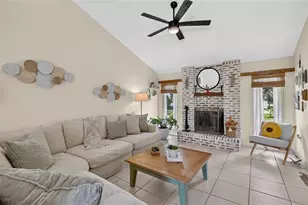 4934 Wildflower Dr, Lakeland, FL 33811 - Photo 10