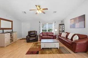 1001 Canary Cir S, Lakeland, FL 33809 - Photo 6