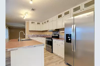 8334 Mitchall Drive, Lakeland, FL 33809 - Photo 10