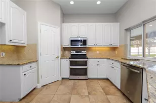 3333 Hawks Ridge Dr, Lakeland, FL 33810 - Photo 4