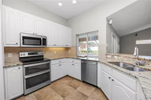 3333 Hawks Ridge Dr, Lakeland, FL 33810 - Photo 4