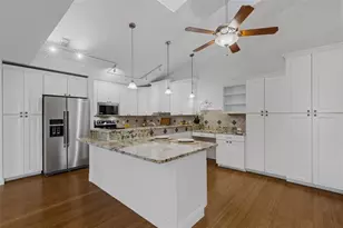 1154 Waterfall Ln, Lakeland, FL 33803 - Photo 10