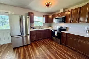 8 N Hendry Ave, Fort Meade, FL 33841 - Photo 2