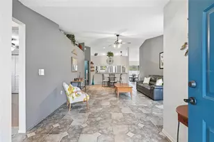 11026 Streamside Dr, Tampa, FL 33624 - Photo 2