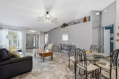 11026 Streamside Drive, Tampa, FL 33624 - Photo 8