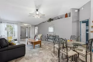 11026 Streamside Dr, Tampa, FL 33624 - Photo 8