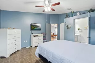 11026 Streamside Dr, Tampa, FL 33624 - Photo 16