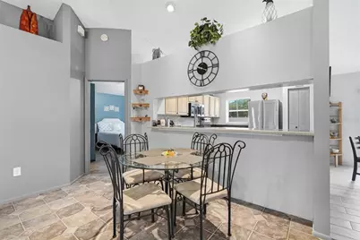 11026 Streamside Drive, Tampa, FL 33624 - Photo 10