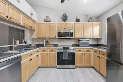 11026 Streamside Drive, Tampa, FL 33624 - Photo 14