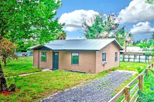 131 Wiggins Ave, Avon Park, FL 33825 - Photo 2