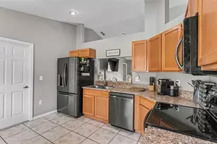1320 Normandy Heights Cir, Winter Haven, FL 33880 - Photo 4