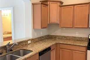 4011 Winding Vine Dr, Lakeland, FL 33812 - Photo 4