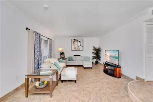 654 Haven Pl, Tarpon Springs, FL 34689 - Photo 4