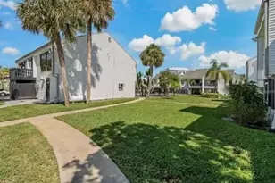 654 Haven Pl, Tarpon Springs, FL 34689 - Photo 2