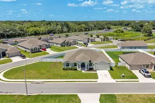 283 Cove At Eagle Lake Cir, Eagle Lake, FL 33839 - Photo 2