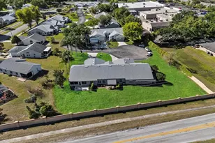6381 Egret Dr, Lakeland, FL 33809 - Photo 4