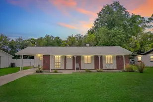 5810 Driftwood Dr, Lakeland, FL 33809 - Photo 4