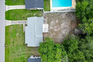 5810 Driftwood Dr, Lakeland, FL 33809 - Photo 6