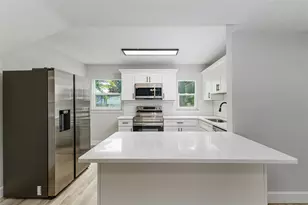 526 Victoria Blvd, Auburndale, FL 33823 - Photo 4