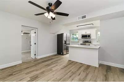 526 Victoria Boulevard, Auburndale, FL 33823 - Photo 2