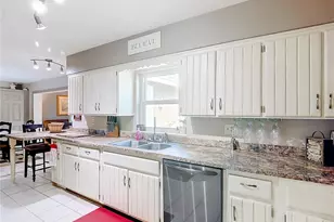 128 N Lake Florence Dr, Winter Haven, FL 33884 - Photo 12
