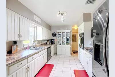 128 N Lake Florence Drive, Winter Haven, FL 33884 - Photo 4