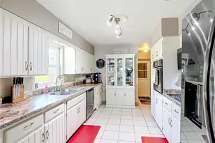 128 N Lake Florence Dr, Winter Haven, FL 33884 - Photo 4