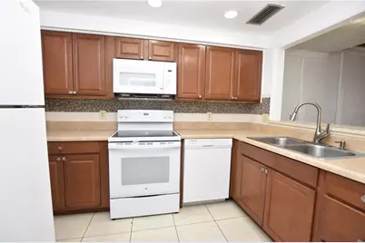 2221 9th St SE, Winter Haven, FL 33880 - Photo 2