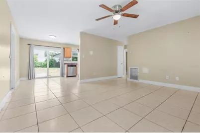 911 W Gaston Place, Tampa, FL 33604 - Photo 8