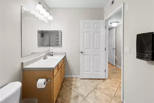 1025 Villagio Cir, Sarasota, FL 34237 - Photo 18
