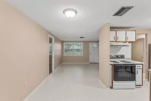 2126 Smithfield Pl, Lakeland, FL 33801 - Photo 6