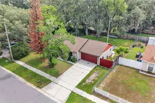 2110 Johnson Loop, Plant City, FL 33563 - Photo 2