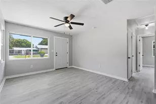 7100 13th St N, Saint Petersburg, FL 33702 - Photo 8