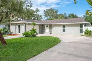 407 Princess Pl, Lakeland, FL 33803 - Photo 2