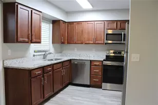 1920 E Edgewood Dr, Lakeland, FL 33803 - Photo 6