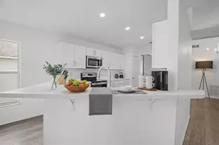 419 St Anns Dr, Winter Haven, FL 33884 - Photo 2