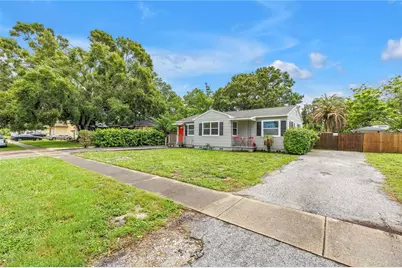 416 61st Avenue NE, Saint Petersburg, FL 33703 - Photo 4