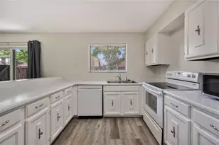 1836 N Crystal Lake Dr, Lakeland, FL 33801 - Photo 10