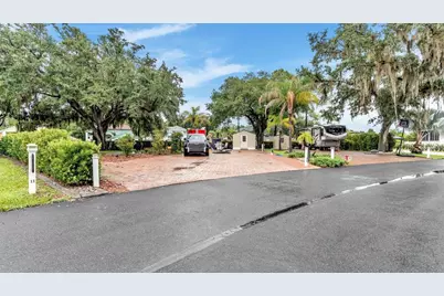 16325 Cherry Tree Court, Clermont, FL 34714 - Photo 2