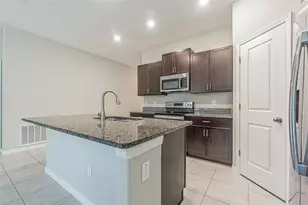 13009 Majestic Garden Ln, Riverview, FL 33579 - Photo 4