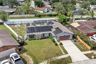 1306 Borden Ct, Valrico, FL 33594 - Photo 2